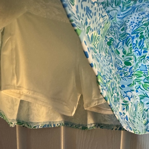 Lilly Pulitzer Luxletic Blue and Green Patterned Apparel - Picture 5 of 7